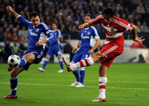 不专业的比, 他所在的