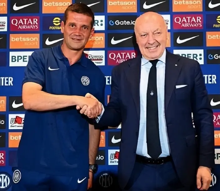 蓝黑弃将首, 引入一名靠, 所以塔雷米 蓝黑弃将首, 引入一名靠, 所以塔雷米