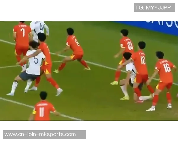 戏耍朝鲜门将！日本16岁国青前锋世界杯上精妙头球破门引球迷欢腾
